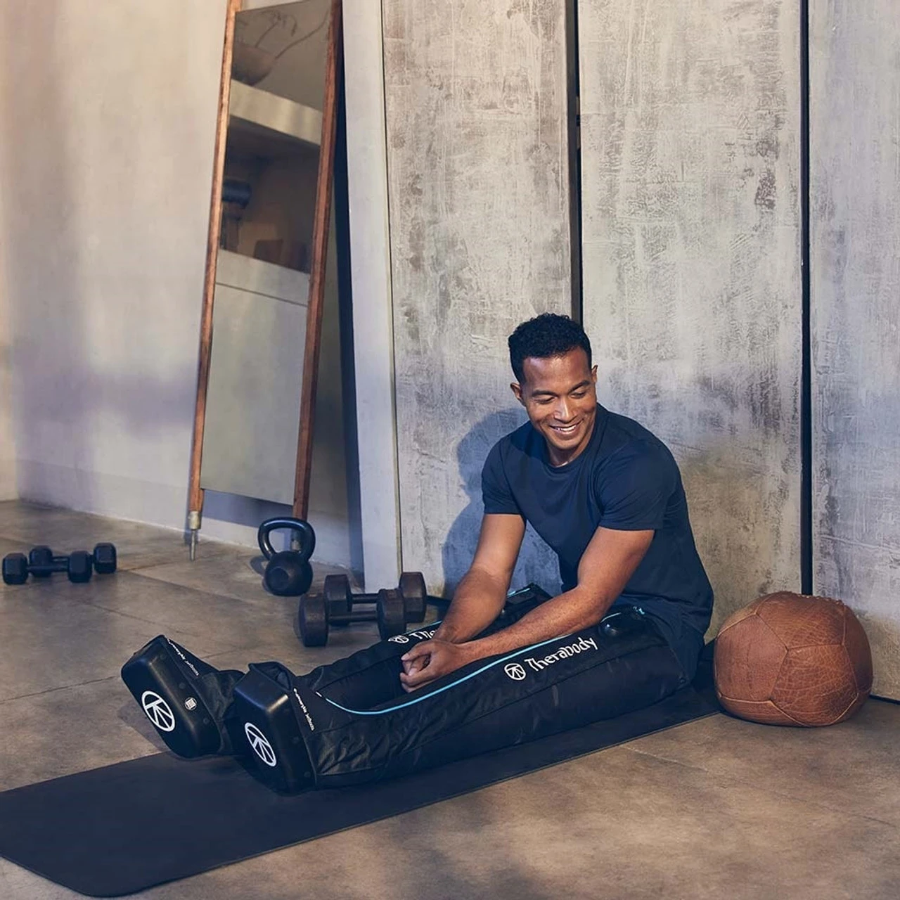 Therabody RecoveryAir JetBoots Compression System 9 Therabody RecoveryAir JetBoots Compression System - Image 9